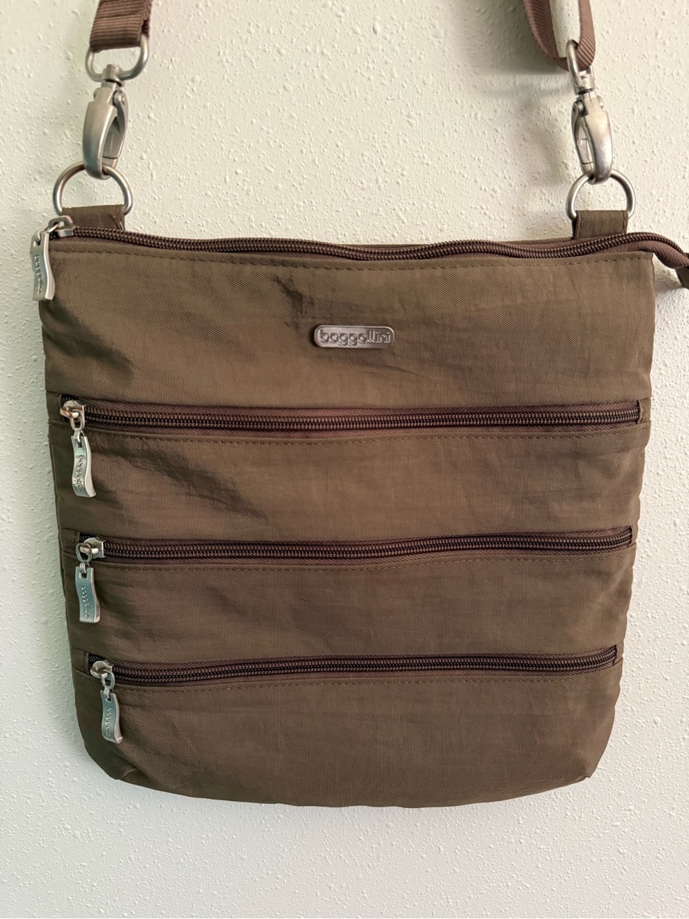 Baggallini Multi Pocket Crossbody Travel Bag Brown Nylon Organizer Purse - Picture 6 of 8
